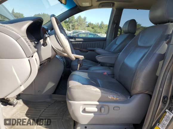 2005 Toyota Sienna XLE z VIN 5TDZA22C05S270079, wystawiony jako Copart lot #81590985 z przebiegiem 227 523 mil mil oraz Szkoda całkowita • Salvage title. Historia ofert i sprzedaży dostępna na DreamBid. Obrazek 7.