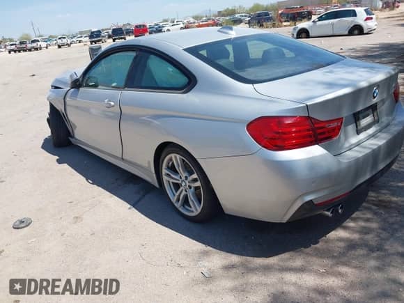 2014 BMW 4 Series 428i z VIN WBA3N7C55EK220760, wystawiony jako IAAI lot #42436736 z przebiegiem Nie podano mil oraz . Historia ofert i sprzedaży dostępna na DreamBid. Obrazek 3.