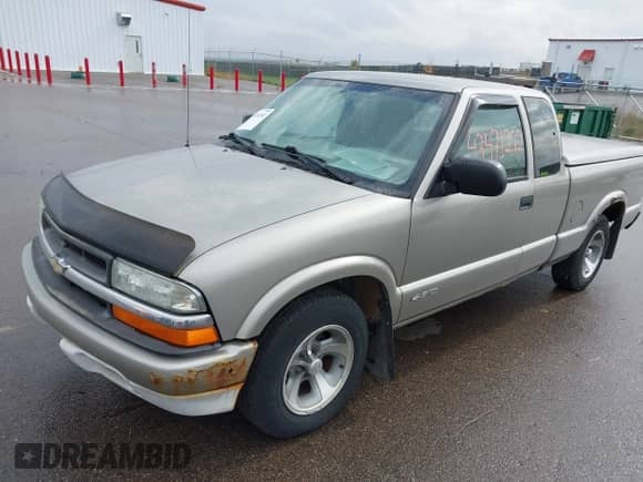 2002 Chevrolet S-10 LS с VIN 1GCCS195728234281, выставлен на аукционе IAAI как лот 43471252 с пробегом 106 375 миль миль и . История ставок и продаж доступна на DreamBid. Изображение 2.