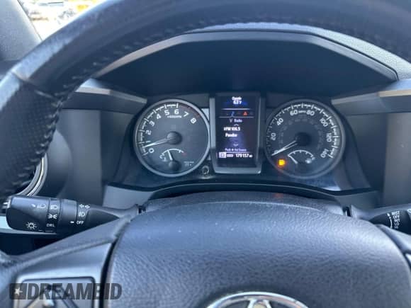 2017 Toyota Tacoma SR5 с VIN 3TMCZ5AN4HM091258, выставлен на аукционе Copart как лот 90036285 с пробегом 179 157 миль миль и Чистый • Clean title. История ставок и продаж доступна на DreamBid. Изображение 8.