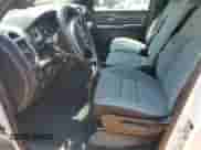 2022 Ram 1500 Big Horn z VIN 1C6RRFFG3NN461618, wystawiony jako Copart lot #62813325 z przebiegiem 22 648 mil mil oraz Szkoda całkowita • Salvage title. Historia ofert i sprzedaży dostępna na DreamBid. Obrazek 7.