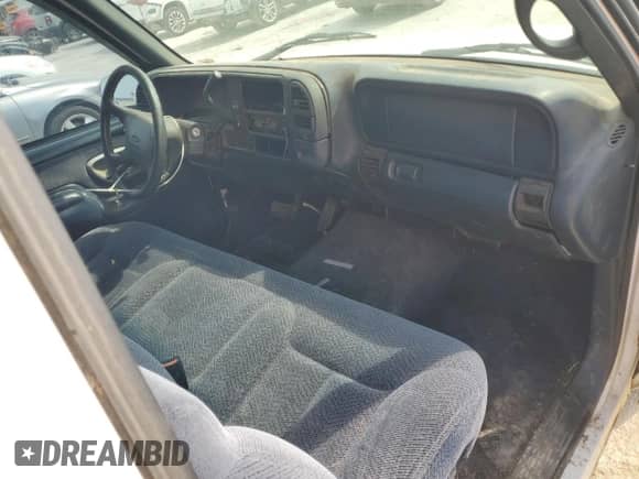 1997 Chevrolet Silverado 1500 with VIN 1GCEC14RXVZ124680, listed as a Copart auction lot 80872365 with 158,021 mi miles and Salvage title. Bid and sale history available at DreamBid. Image 8.