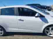 2013 Chevrolet Sonic LTZ с VIN 1G1JE6SH0D4169650, выставлен на аукционе IAAI как лот 41441762 с пробегом 170 931 миль миль и . История ставок и продаж доступна на DreamBid. Изображение 13.