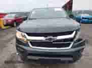 2018 Chevrolet Colorado 4WD Work Truck z VIN 1GCHTBEN2J1224781, wystawiony jako IAAI lot #41695573 z przebiegiem 51 006 mil mil oraz . Historia ofert i sprzedaży dostępna na DreamBid. Obrazek 13.
