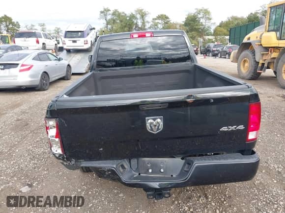 2019 Ram 1500 Express с VIN 1C6RR7FG6KS582744, выставлен на аукционе IAAI как лот 43415939 с пробегом 56 919 миль миль и . История ставок и продаж доступна на DreamBid. Изображение 16.