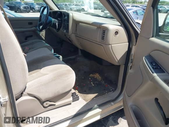 2004 Chevrolet Silverado 1500 LS with VIN 1GCEC14T84Z306534, listed as a IAAI auction lot 42603911 with 172,896 mi miles and . Bid and sale history available at DreamBid. Image 5.