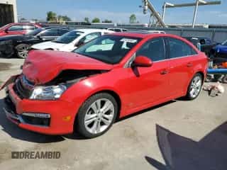 2015 Chevrolet Cruze LTZ z VIN 1G1PG5SB2F7290384, wystawiony jako Copart lot #82020045 z przebiegiem 71 253 mil mil oraz Szkoda całkowita • Salvage title. Historia ofert i sprzedaży dostępna na DreamBid. Obrazek 1.
