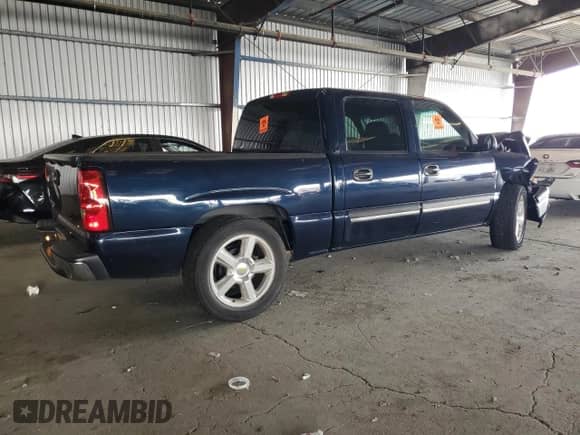 2006 Chevrolet Silverado 1500 LS с VIN 2GCEC13V361353274, выставлен на аукционе Copart как лот 81699295 с пробегом 229 472 миль миль и Списание • Salvage title. История ставок и продаж доступна на DreamBid. Изображение 3.