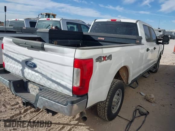2018 Ford F-250 XL с VIN 1FT7W2B63JEC57006, выставлен на аукционе IAAI как лот 41675680 с пробегом 146 247 миль миль и . История ставок и продаж доступна на DreamBid. Изображение 4.
