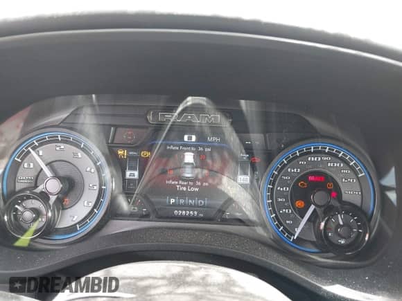 2022 Ram 1500 Limited z VIN 1C6RREHT8NN187076, wystawiony jako IAAI lot #42123348 z przebiegiem 28 253 mil mil oraz . Historia ofert i sprzedaży dostępna na DreamBid. Obrazek 7.