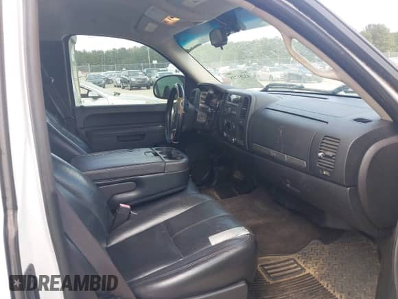 2012 Chevrolet Silverado 1500 LT with VIN 1GCRCSE06CZ169314, listed as a IAAI auction lot 43281218 with 239,181 mi miles and . Bid and sale history available at DreamBid. Image 5.