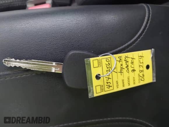 2010 Toyota Camry SE z VIN 4T1BF3EK9AU068354, wystawiony jako IAAI lot #43402560 z przebiegiem 128 702 mil mil oraz . Historia ofert i sprzedaży dostępna na DreamBid. Obrazek 11.