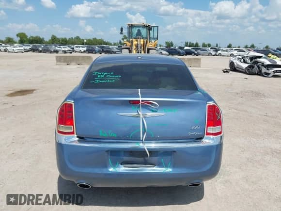 2011 Chrysler 300 Limited с VIN 2C3CA5CG4BH595826, выставлен на аукционе IAAI как лот 43011649 с пробегом 307 154 миль миль и . История ставок и продаж доступна на DreamBid. Изображение 6.