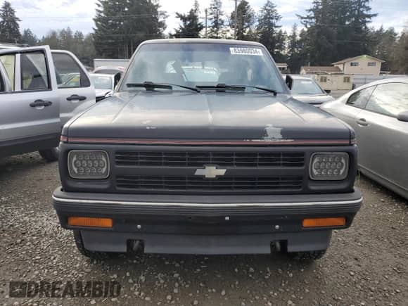 1992 Chevrolet Blazer с VIN 1GNCT18Z7N0105016, выставлен на аукционе Copart как лот 83980034 с пробегом 150 455 миль миль и Списание • Salvage title. История ставок и продаж доступна на DreamBid. Изображение 5.