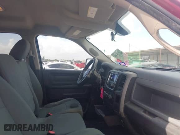 2013 Ram 1500 Express z VIN 1C6RR6FT6DS665729, wystawiony jako IAAI lot #42543366 z przebiegiem 226 068 mil mil oraz . Historia ofert i sprzedaży dostępna na DreamBid. Obrazek 5.