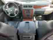 2010 Chevrolet Suburban LTZ z VIN 1GNUKKE33AR197955, wystawiony jako Copart lot #67382175 z przebiegiem 213 540 mil mil oraz Szkoda całkowita • Salvage title. Historia ofert i sprzedaży dostępna na DreamBid. Obrazek 8.