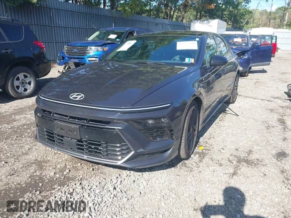 2025 Hyundai Sonata N Line с VIN KMHL54JC5SA473433, выставлен на аукционе IAAI как лот 43277330 с пробегом 21 826 миль миль и . История ставок и продаж доступна на DreamBid. Изображение 2.