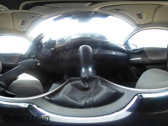 2018 Toyota Tacoma SR5 z VIN 5TFSZ5AN2JX151257, wystawiony jako IAAI lot #42895721 z przebiegiem 157 990 mil mil oraz . Historia ofert i sprzedaży dostępna na DreamBid. Obrazek 18.