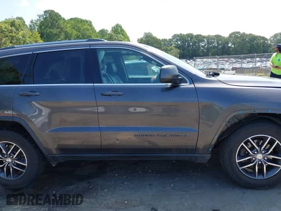 2018 Jeep Grand Cherokee Laredo с VIN 1C4RJFAG7JC388007, выставлен на аукционе IAAI как лот 42797759 с пробегом 108 787 миль миль и . История ставок и продаж доступна на DreamBid. Изображение 13.