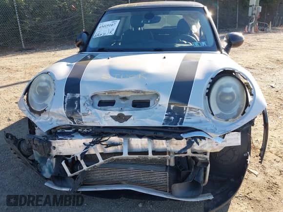 2015 MINI Hardtop S с VIN WMWXP7C59F2A58681, выставлен на аукционе IAAI как лот 43415107 с пробегом 103 468 миль миль и . История ставок и продаж доступна на DreamBid. Изображение 12.