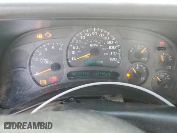 2003 GMC Sierra 1500 Work Truck с VIN 1GTEC14V73E304409, выставлен на аукционе Copart как лот 67561545 с пробегом 240 250 миль миль и Списание • Salvage title. История ставок и продаж доступна на DreamBid. Изображение 9.