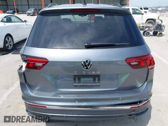 2024 Volkswagen Tiguan S with VIN 3VVRB7AX3RM161394, listed as a IAAI auction lot 42822212 with 9,839 mi miles and . Bid and sale history available at DreamBid. Image 17.