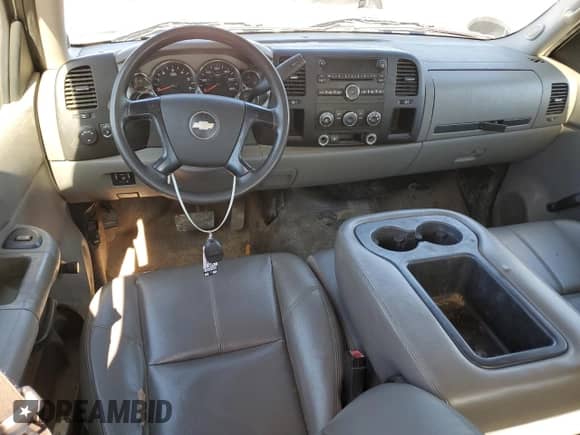 2009 Chevrolet Silverado 2500HD Work Truck с VIN 1GCHC43K99F144882, выставлен на аукционе Copart как лот 82774324 с пробегом Не указан миль и Списание • Salvage title. История ставок и продаж доступна на DreamBid. Изображение 8.