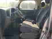 2010 Nissan Cube S Krom Edition z VIN JN8AZ2KR8AT159774, wystawiony jako Copart lot #66604055 z przebiegiem 125 885 mil mil oraz Czysty tytuł • Clean title. Historia ofert i sprzedaży dostępna na DreamBid. Obrazek 7.