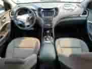 2017 Hyundai Santa Fe SE z VIN KM8SMDHFXHU167043, wystawiony jako Copart lot #71733645 z przebiegiem 120 667 mil mil oraz Szkoda całkowita • Salvage title. Historia ofert i sprzedaży dostępna na DreamBid. Obrazek 8.