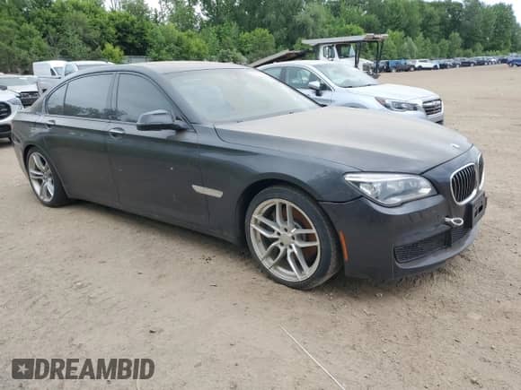 2013 BMW 7 Series 750Li xDrive with VIN WBAYF8C50DDE59437, listed as a Copart auction lot 60775835 with 141,531 mi miles and Clean title. Bid and sale history available at DreamBid. Image 4.