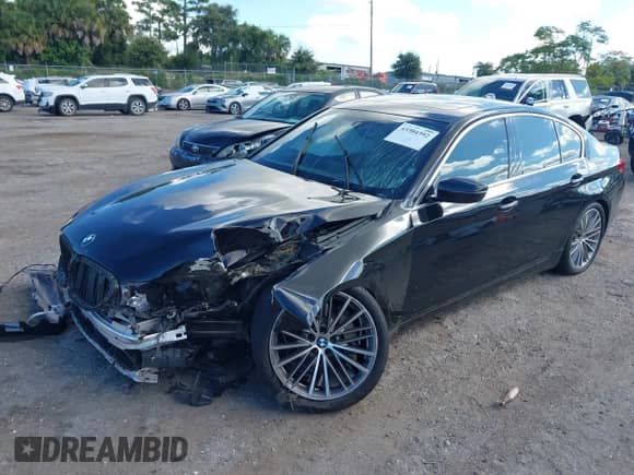 2018 BMW 5 Series 530i с VIN WBAJA5C55JWA37114, выставлен на аукционе IAAI как лот 43304392 с пробегом Не указан миль и . История ставок и продаж доступна на DreamBid. Изображение 17.