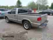 2000 Chevrolet S-10 with VIN 1GCCS1448YK122003, listed as a IAAI auction lot 42059702 with 238,279 mi miles and . Bid and sale history available at DreamBid. Image 3.