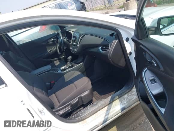 2024 Chevrolet Malibu RS с VIN 1G1ZG5ST4RF252442, выставлен на аукционе IAAI как лот 42903405 с пробегом 19 638 миль миль и . История ставок и продаж доступна на DreamBid. Изображение 5.