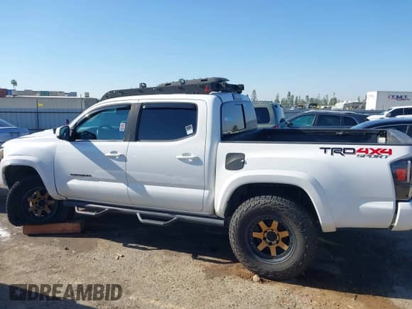 2019 Toyota Tacoma SR с VIN 3TMCZ5AN9KM210767, выставлен на аукционе IAAI как лот 43363140 с пробегом 119 947 миль миль и . История ставок и продаж доступна на DreamBid. Изображение 14.