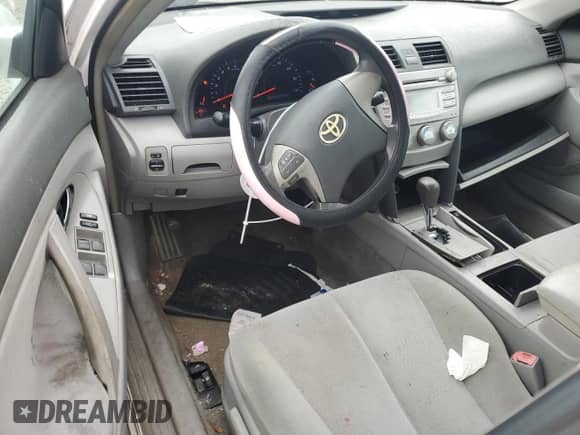 2011 Toyota Camry LE с VIN 4T1BF3EKXBU620316, выставлен на аукционе Copart как лот 82256895 с пробегом 303 066 миль миль и Чистый • Clean title. История ставок и продаж доступна на DreamBid. Изображение 8.