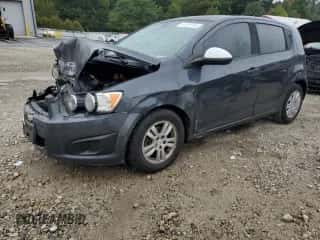 2013 Chevrolet Sonic LS с VIN 1G1JA6SG9D4140571, выставлен на аукционе Copart как лот 81101105 с пробегом 136 832 миль миль и Чистый • Clean title. История ставок и продаж доступна на DreamBid. Изображение 1.