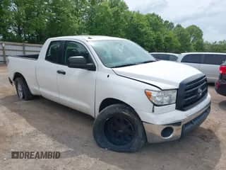 2012 Toyota Tundra z VIN 5TFRY5F1XCX122860, wystawiony jako IAAI lot #42147133 z przebiegiem 282 687 mil mil oraz . Historia ofert i sprzedaży dostępna na DreamBid. Obrazek 1.