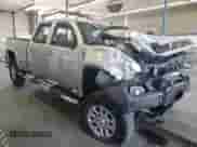 2011 Chevrolet Silverado 2500HD LTZ z VIN 1GC1KYC86BF118911, wystawiony jako Copart lot #70303565 z przebiegiem 246 262 mil mil oraz Szkoda całkowita • Salvage title. Historia ofert i sprzedaży dostępna na DreamBid. Obrazek 4.