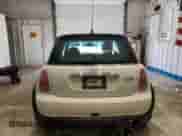 2005 MINI Hardtop с VIN WMWRC33445TJ68189, выставлен на аукционе Copart как лот 84388945 с пробегом 112 756 миль миль и Списание • Salvage title. История ставок и продаж доступна на DreamBid. Изображение 6.