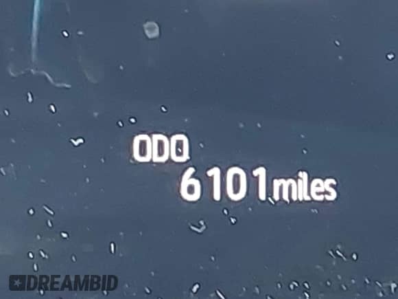 2025 Toyota Sienna XLE with VIN 5TDJSKFCXSS173486, listed as a IAAI auction lot 43421810 with 6,101 mi miles and . Bid and sale history available at DreamBid. Image 16.