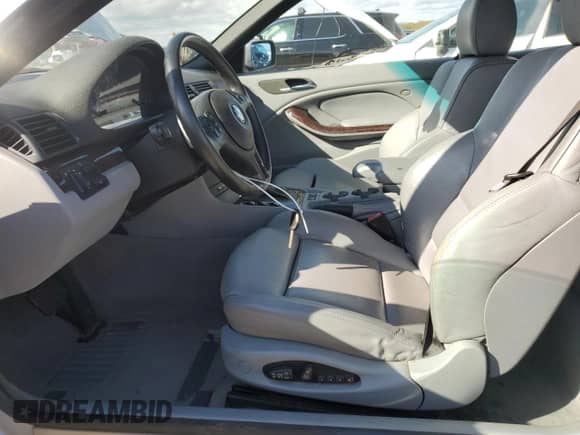 2004 BMW 3 Series 325Ci with VIN WBABW33424PL30949, listed as a Copart auction lot 86642235 with 58,752 mi miles and Clean title. Bid and sale history available at DreamBid. Image 7.