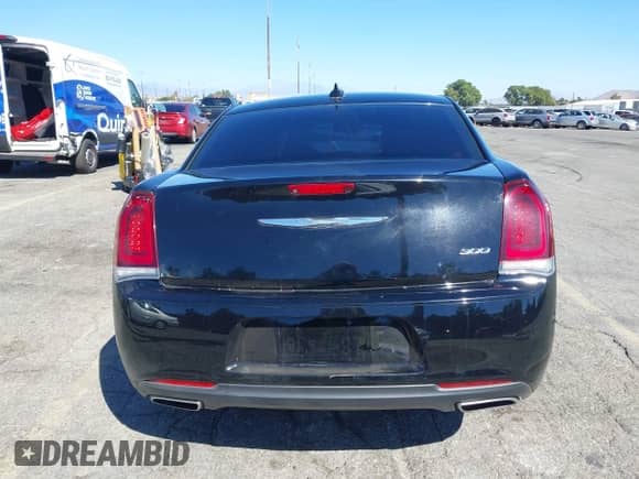 2019 Chrysler 300 Touring с VIN 2C3CCAAG3KH740652, выставлен на аукционе IAAI как лот 43158847 с пробегом 74 744 миль миль и . История ставок и продаж доступна на DreamBid. Изображение 16.