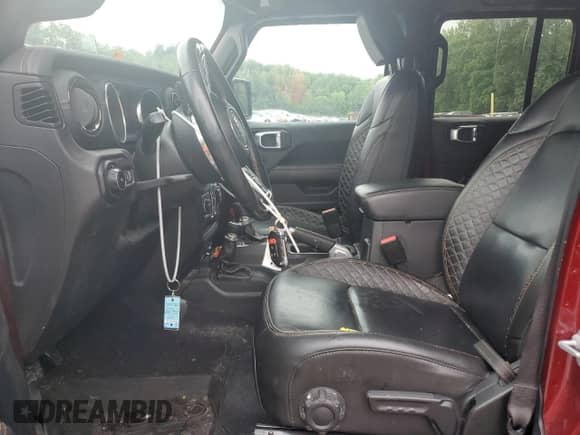 2021 Jeep Wrangler Unlimited Sahara Altitude z VIN 1C4HJXEG6MW620675, wystawiony jako Copart lot #60937435 z przebiegiem 46 013 mil mil oraz Szkoda całkowita • Salvage title. Historia ofert i sprzedaży dostępna na DreamBid. Obrazek 7.