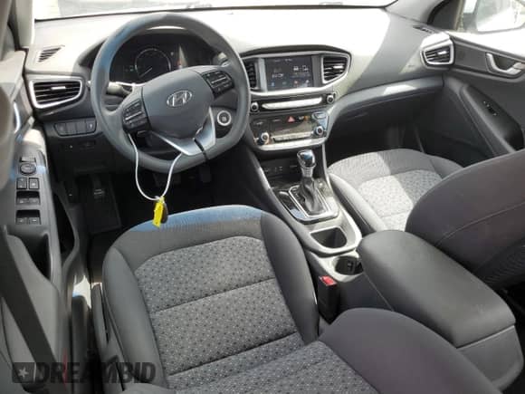 2019 Hyundai Ioniq Blue с VIN KMHC65LC3KU119165, выставлен на аукционе Copart как лот 59925874 с пробегом 101 138 миль миль и Списание • Salvage title. История ставок и продаж доступна на DreamBid. Изображение 8.