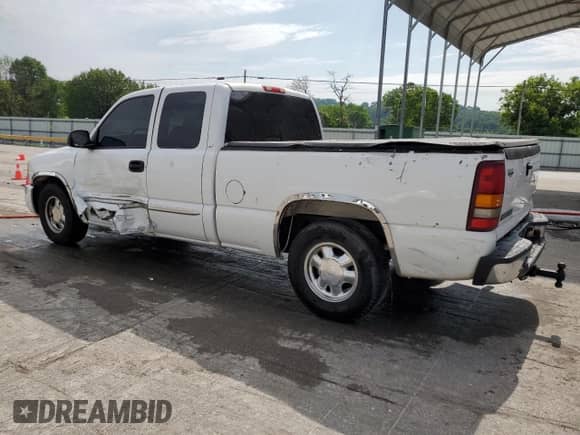 2003 GMC Sierra 1500 SLE with VIN 2GTEC19T031344095, listed as a Copart auction lot 59605215 with 200,891 mi miles and Salvage title. Bid and sale history available at DreamBid. Image 2.