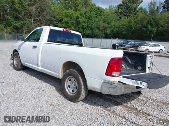 2019 Ram 1500 Tradesman z VIN 3C6JR6DT9KG546982, wystawiony jako IAAI lot #43025625 z przebiegiem 54 967 mil mil oraz . Historia ofert i sprzedaży dostępna na DreamBid. Obrazek 3.