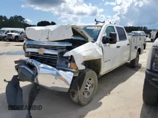 2016 Chevrolet Silverado 2500HD Work Truck z VIN 1GB1CUEG8GF263857, wystawiony jako Copart lot #55430755 z przebiegiem 124 150 mil mil oraz Szkoda całkowita • Salvage title. Historia ofert i sprzedaży dostępna na DreamBid. Obrazek 1.