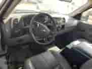 2012 Chevrolet Silverado 3500HD Work Truck z VIN 1GB3CZCG2CF193551, wystawiony jako Copart lot #56550675 z przebiegiem 162 098 mil mil oraz Czysty tytuł • Clean title. Historia ofert i sprzedaży dostępna na DreamBid. Obrazek 8.