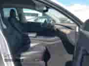 2022 Tesla Model Y Long Range z VIN 7SAYGDEEXNF353853, wystawiony jako IAAI lot #42792563 z przebiegiem 84 692 mil mil oraz . Historia ofert i sprzedaży dostępna na DreamBid. Obrazek 5.