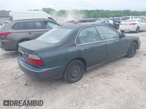 1996 Honda Accord LX с VIN 1HGCD5635TA130498, выставлен на аукционе IAAI как лот 42206275 с пробегом 136 699 миль миль и . История ставок и продаж доступна на DreamBid. Изображение 4.